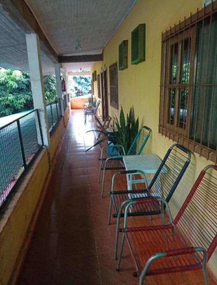 Hotel Y Residencial Amigos Puerto Iguazu Bagian luar foto