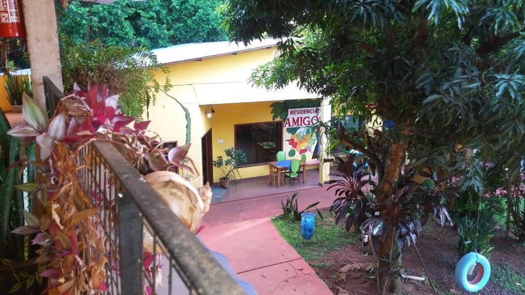 Hotel Y Residencial Amigos Puerto Iguazu Bagian luar foto