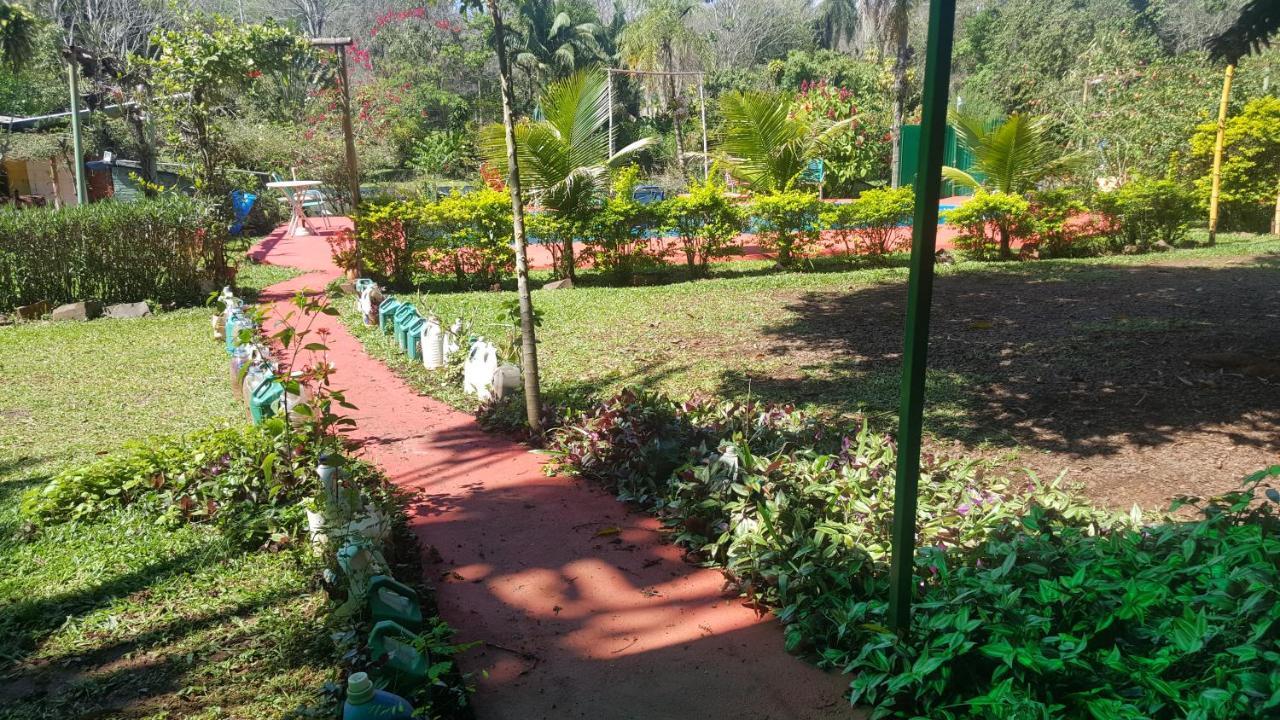 Hotel Y Residencial Amigos Puerto Iguazu Bagian luar foto
