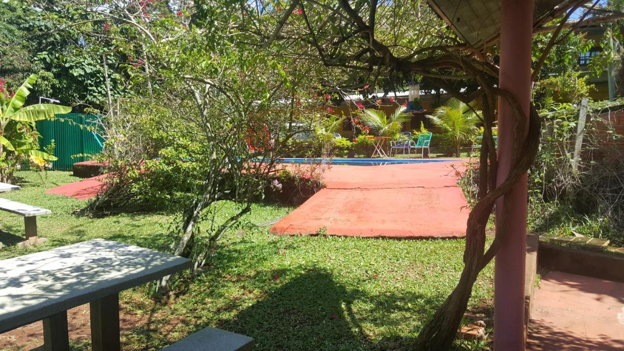 Hotel Y Residencial Amigos Puerto Iguazu Bagian luar foto