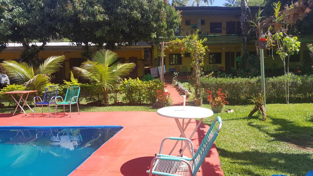 Hotel Y Residencial Amigos Puerto Iguazu Bagian luar foto